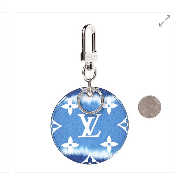 /traded/💯 LOUIS VUITTON
Monogram Escale Bag Charm Key Holder Blue Ombré Disc - Picture 3 of 14